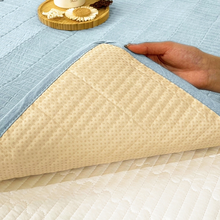 91家纺网 家纺一手货源 找家纺 拾小柒 2025年新款全棉色织水洗棉隔脏姨妈垫护理垫床盖 浅蓝色 防水款