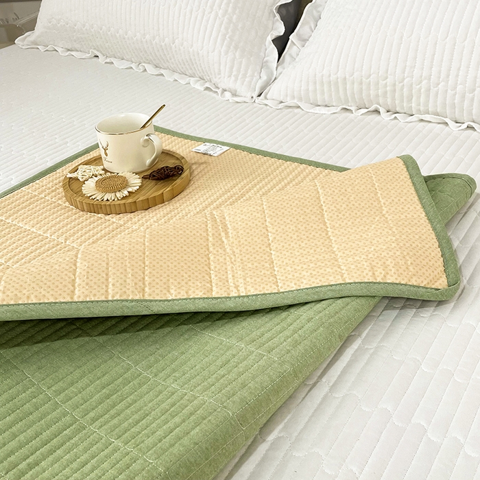 91家纺网 家纺一手货源 找家纺 拾小柒 2025年新款全棉色织水洗棉隔脏姨妈垫护理垫床盖 浅绿色 防水款