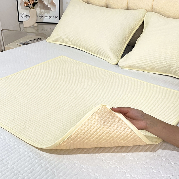 91家纺网 家纺一手货源 找家纺 拾小柒 2025年新款全棉色织水洗棉隔脏姨妈垫护理垫床盖 鹅黄色 不防水款