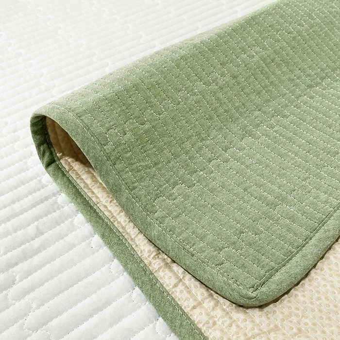 91家纺网 家纺一手货源 找家纺 拾小柒 2025年新款全棉色织水洗棉隔脏姨妈垫护理垫床盖 浅绿色 不防水款
