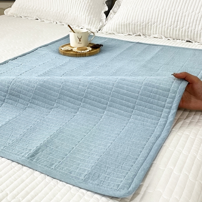 91家纺网 家纺一手货源 找家纺 拾小柒 2025年新款全棉色织水洗棉隔脏姨妈垫护理垫床盖 浅蓝色 防水款