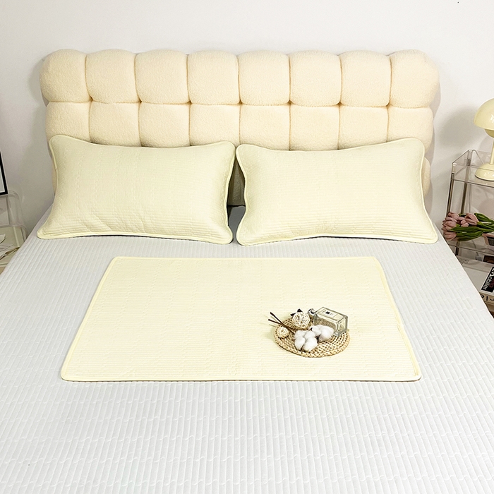 91家纺网 家纺一手货源 找家纺 拾小柒 2025年新款全棉色织水洗棉隔脏姨妈垫护理垫床盖 鹅黄色 不防水款