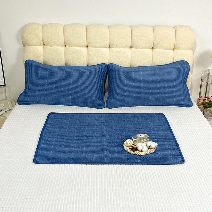 91家纺网 家纺一手货源 找家纺 拾小柒 2025年新款全棉色织水洗棉隔脏姨妈垫护理垫床盖 牛仔蓝 不防水款