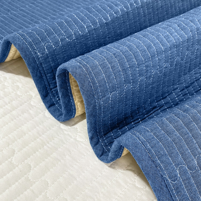 91家纺网 家纺一手货源 找家纺 拾小柒 2025年新款全棉色织水洗棉隔脏姨妈垫护理垫床盖 牛仔蓝 不防水款