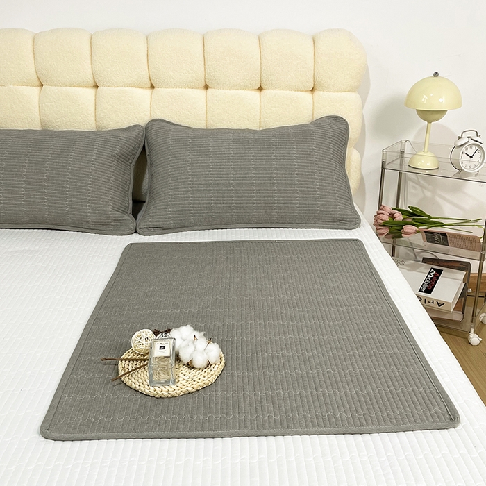 91家纺网 家纺一手货源 找家纺 拾小柒 2025年新款全棉色织水洗棉隔脏姨妈垫护理垫床盖 青灰色 不防水款