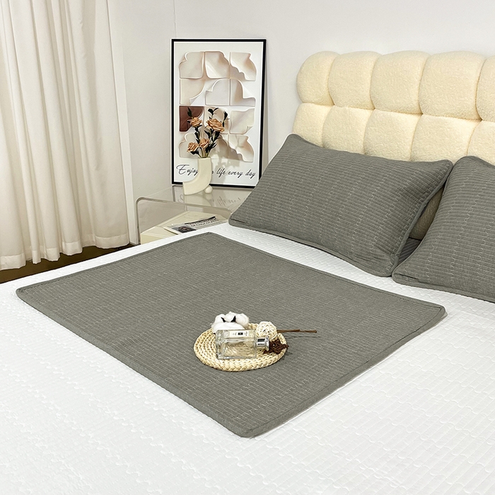 91家纺网 家纺一手货源 找家纺 拾小柒 2025年新款全棉色织水洗棉隔脏姨妈垫护理垫床盖 青灰色 不防水款