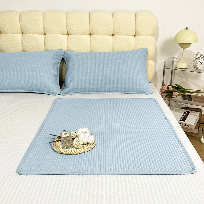 91家纺网 家纺一手货源 找家纺 拾小柒 2025年新款全棉色织水洗棉隔脏姨妈垫护理垫床盖 浅蓝色 不防水款