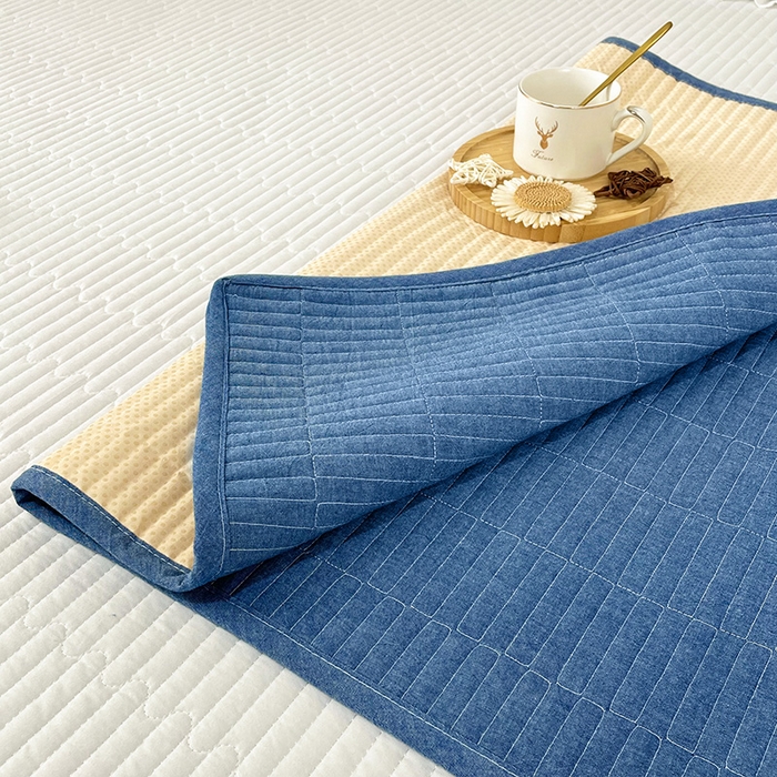 91家纺网 家纺一手货源 找家纺 拾小柒 2025年新款全棉色织水洗棉隔脏姨妈垫护理垫床盖 牛仔蓝 防水款