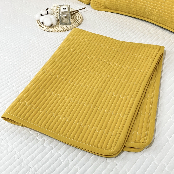 91家纺网 家纺一手货源 找家纺 拾小柒 2025年新款全棉色织水洗棉隔脏姨妈垫护理垫床盖 姜黄色 不防水款