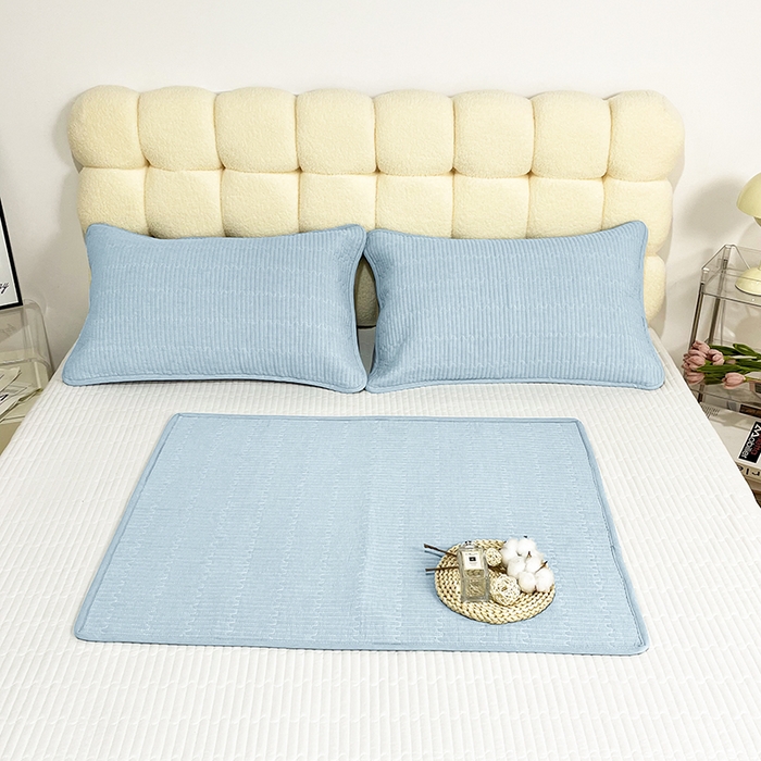 91家纺网 家纺一手货源 找家纺 拾小柒 2025年新款全棉色织水洗棉隔脏姨妈垫护理垫床盖 浅蓝色 不防水款