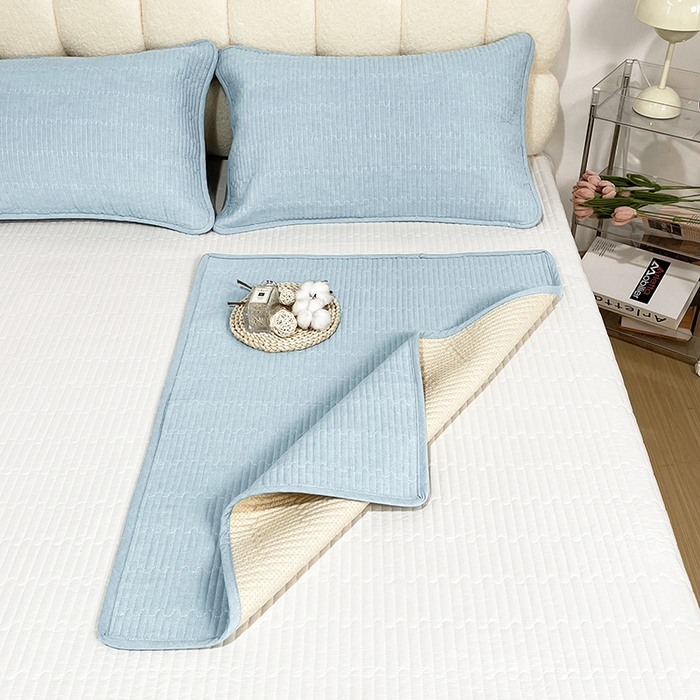 91家纺网 家纺一手货源 找家纺 拾小柒 2025年新款全棉色织水洗棉隔脏姨妈垫护理垫床盖 浅蓝色 不防水款