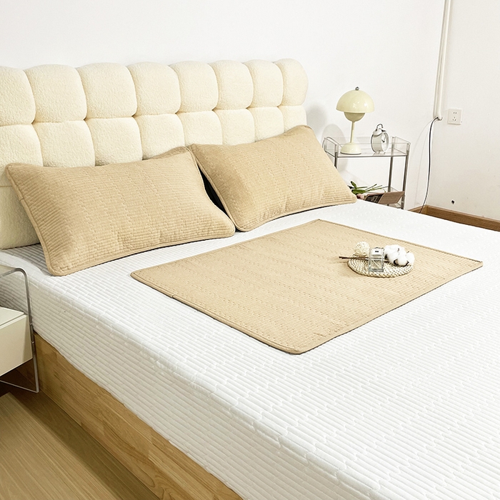 91家纺网 家纺一手货源 找家纺 拾小柒 2025年新款全棉色织水洗棉隔脏姨妈垫护理垫床盖 卡其色 不防水款