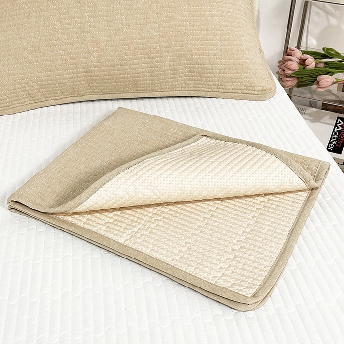 91家纺网 家纺一手货源 找家纺 拾小柒 2025年新款全棉色织水洗棉隔脏姨妈垫护理垫床盖 卡其色 不防水款