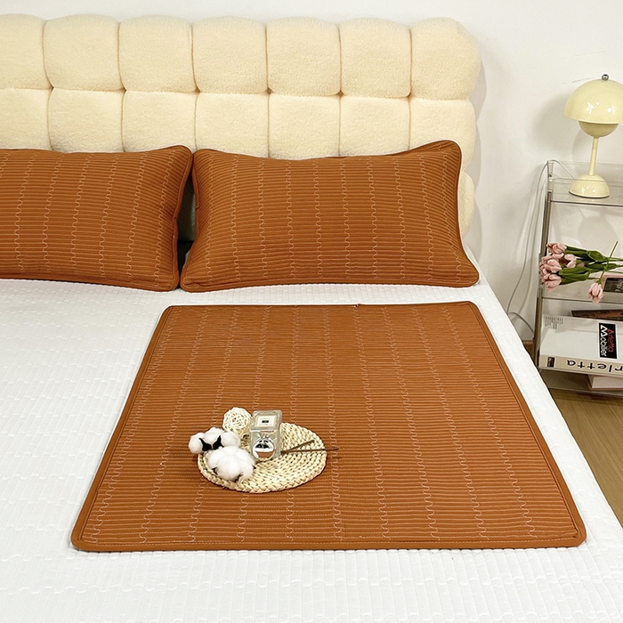 91家纺网 家纺一手货源 找家纺 拾小柒 2025年新款全棉色织水洗棉隔脏姨妈垫护理垫床盖 焦糖色 不防水款