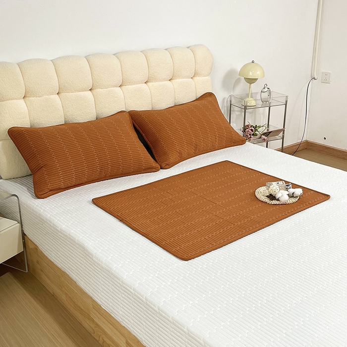 91家纺网 家纺一手货源 找家纺 拾小柒 2025年新款全棉色织水洗棉隔脏姨妈垫护理垫床盖 焦糖色 不防水款