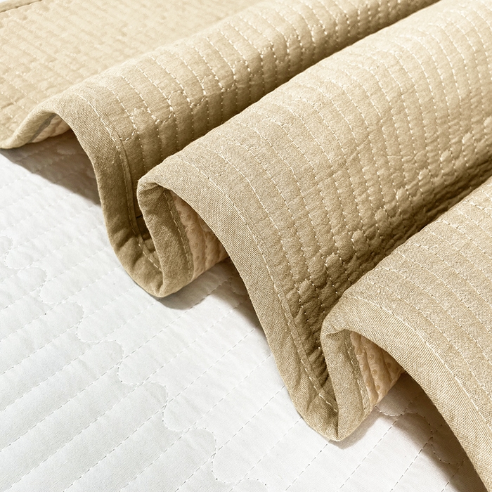 91家纺网 家纺一手货源 找家纺 拾小柒 2025年新款全棉色织水洗棉隔脏姨妈垫护理垫床盖 卡其色 不防水款