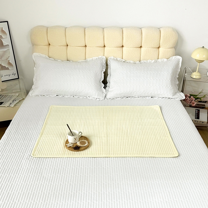 91家纺网 家纺一手货源 找家纺 拾小柒 2025年新款全棉色织水洗棉隔脏姨妈垫护理垫床盖 鹅黄色 防水款