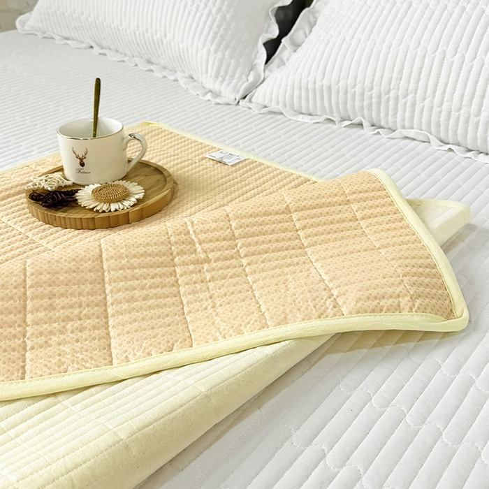 91家纺网 家纺一手货源 找家纺 拾小柒 2025年新款全棉色织水洗棉隔脏姨妈垫护理垫床盖 鹅黄色 防水款