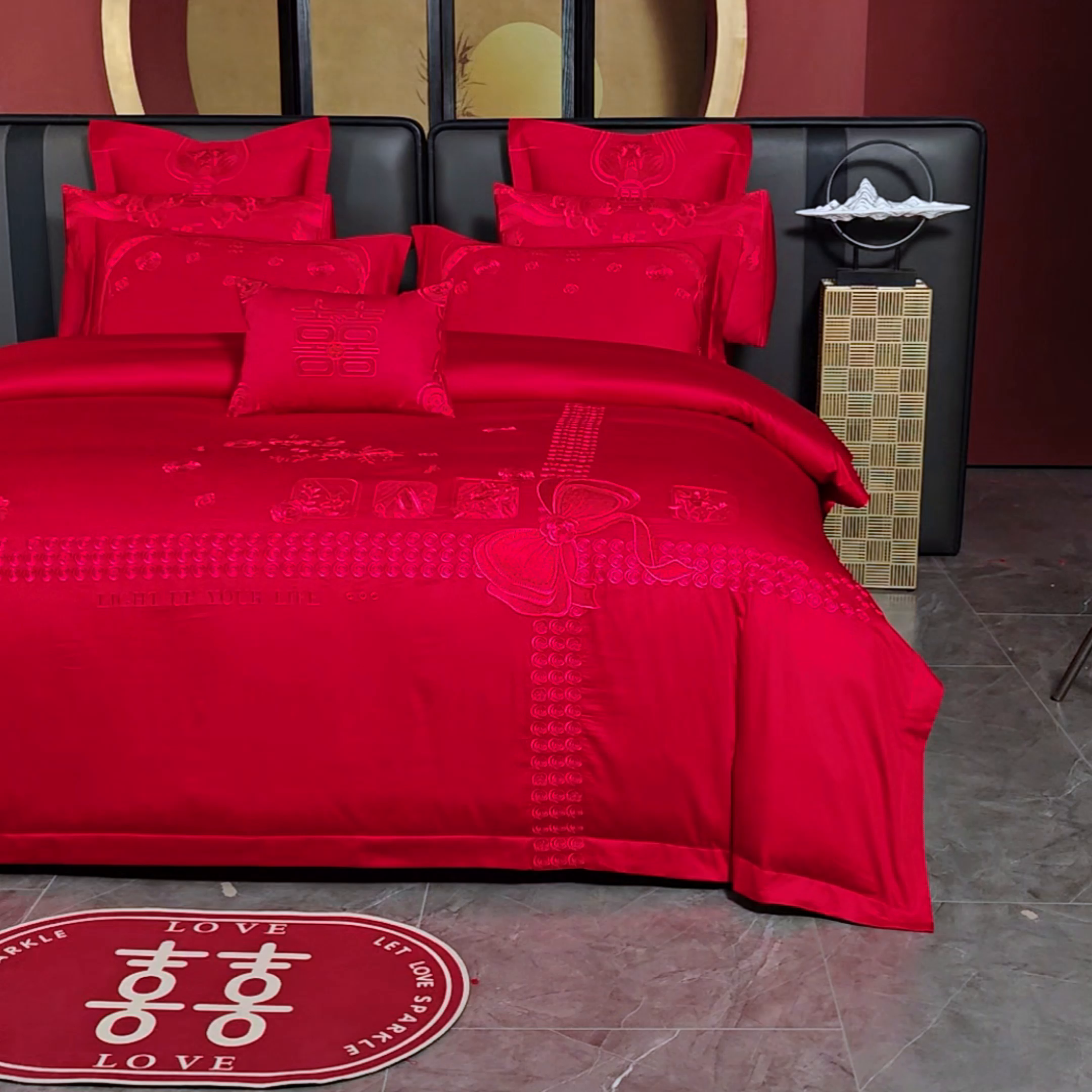 91家纺网 家纺一手货源 找家纺 芊囍纺 2025新款全棉刺绣婚庆四件套 幸福喜嫁红