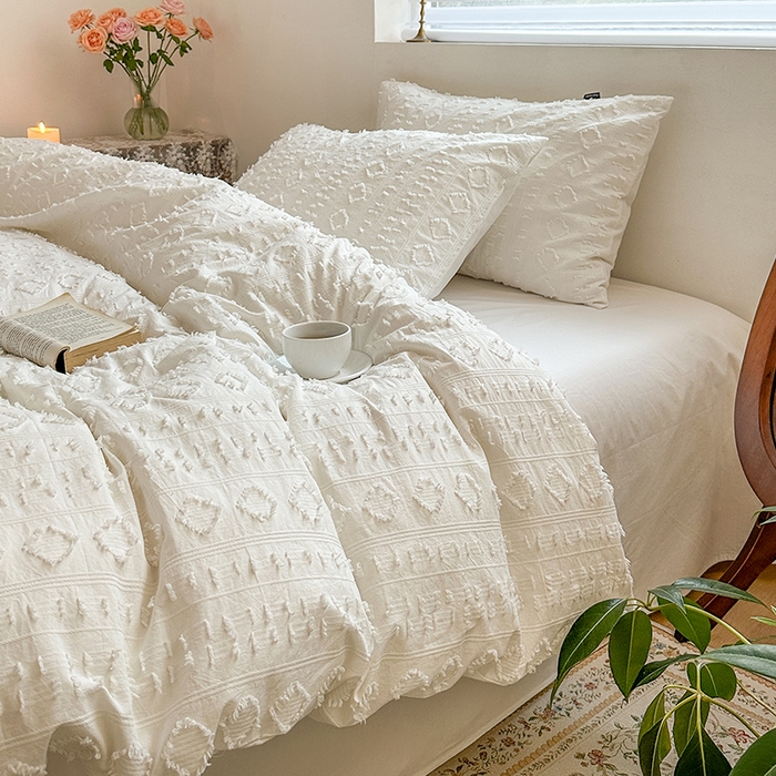 91家纺网 家纺一手货源 找家纺 （总）贝尔 PELLHOME 车妮尔全棉剪花提花四件套外贸民宿小红书风格套件（可抖音代发）