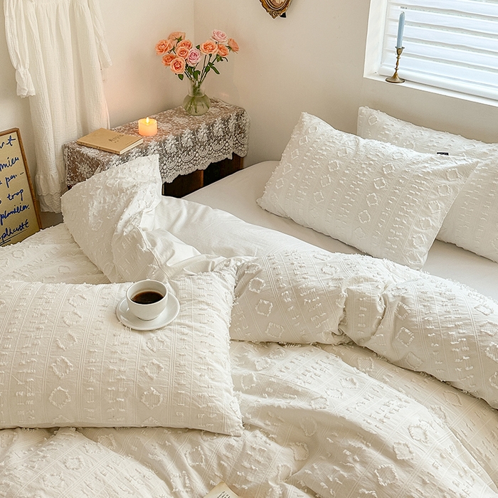 91家纺网 家纺一手货源 找家纺 （总）贝尔 PELLHOME 车妮尔全棉剪花提花四件套外贸民宿小红书风格套件（可抖音代发）