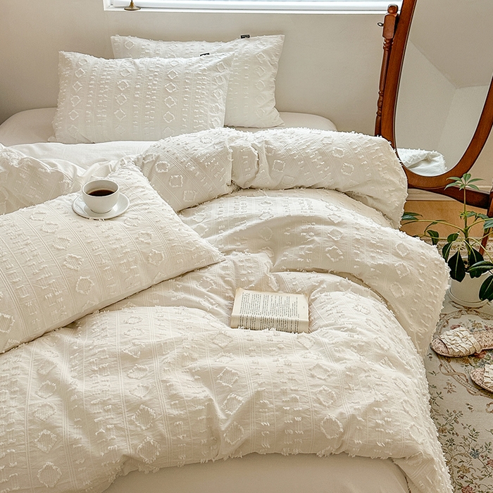 91家纺网 家纺一手货源 找家纺 （总）贝尔 PELLHOME 车妮尔全棉剪花提花四件套外贸民宿小红书风格套件（可抖音代发）