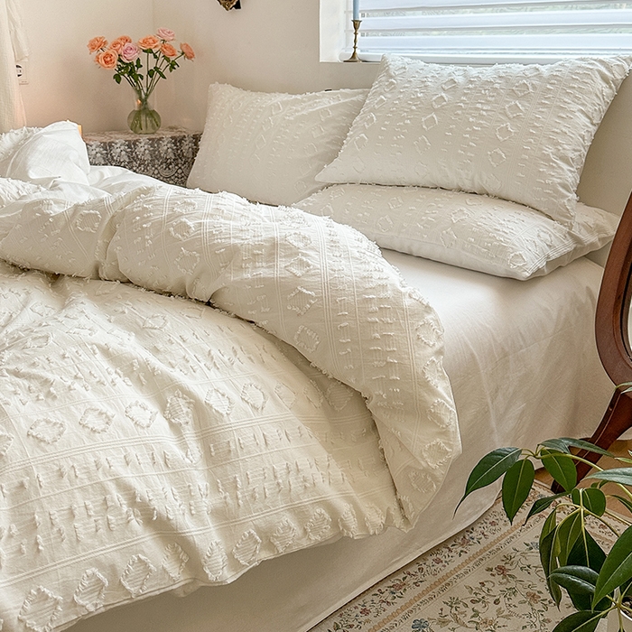 91家纺网 家纺一手货源 找家纺 （总）贝尔 PELLHOME 车妮尔全棉剪花提花四件套外贸民宿小红书风格套件（可抖音代发）