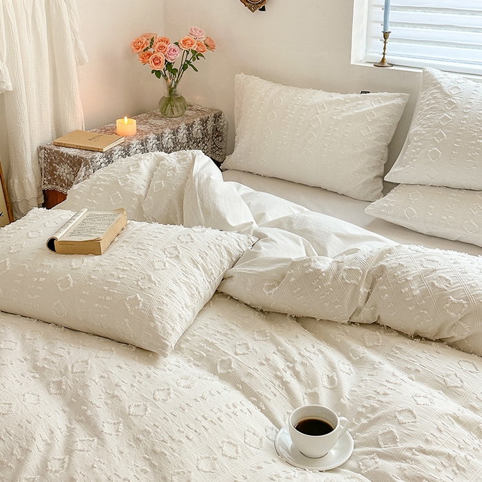 91家纺网 家纺一手货源 找家纺 （总）贝尔 PELLHOME 车妮尔全棉剪花提花四件套外贸民宿小红书风格套件（可抖音代发）