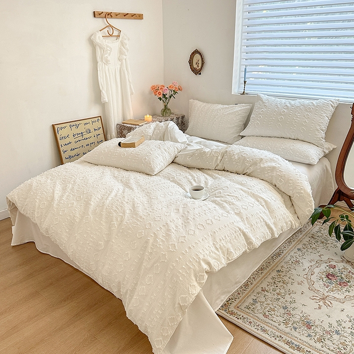 91家纺网 家纺一手货源 找家纺 贝尔 PELLHOME 车妮尔全棉剪花提花四件套外贸民宿小红书风格套件（可抖音代发） 车妮尔-白