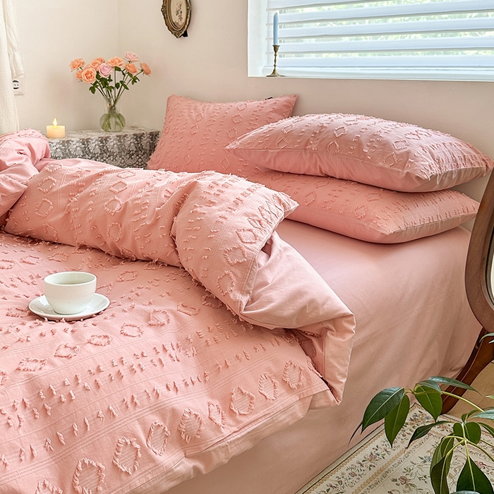 91家纺网 家纺一手货源 找家纺 贝尔 PELLHOME 车妮尔全棉剪花提花四件套外贸民宿小红书风格套件（可抖音代发） 车妮尔-粉