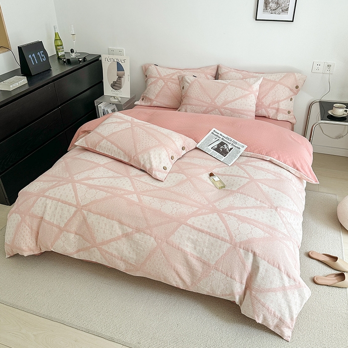 91家纺网 家纺一手货源 找家纺 贝尔 PELLHOME 全棉三层纱提花四件套-埃菲尔系列AB版均为全棉提花面料（可抖音代发） 埃菲尔-粉