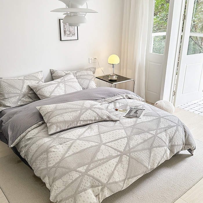 91家纺网 家纺一手货源 找家纺 贝尔 PELLHOME 全棉三层纱提花四件套-埃菲尔系列AB版均为全棉提花面料（可抖音代发） 埃菲尔-灰