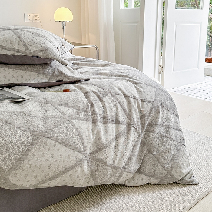 91家纺网 家纺一手货源 找家纺 贝尔 PELLHOME 全棉三层纱提花四件套-埃菲尔系列AB版均为全棉提花面料（可抖音代发） 埃菲尔-灰