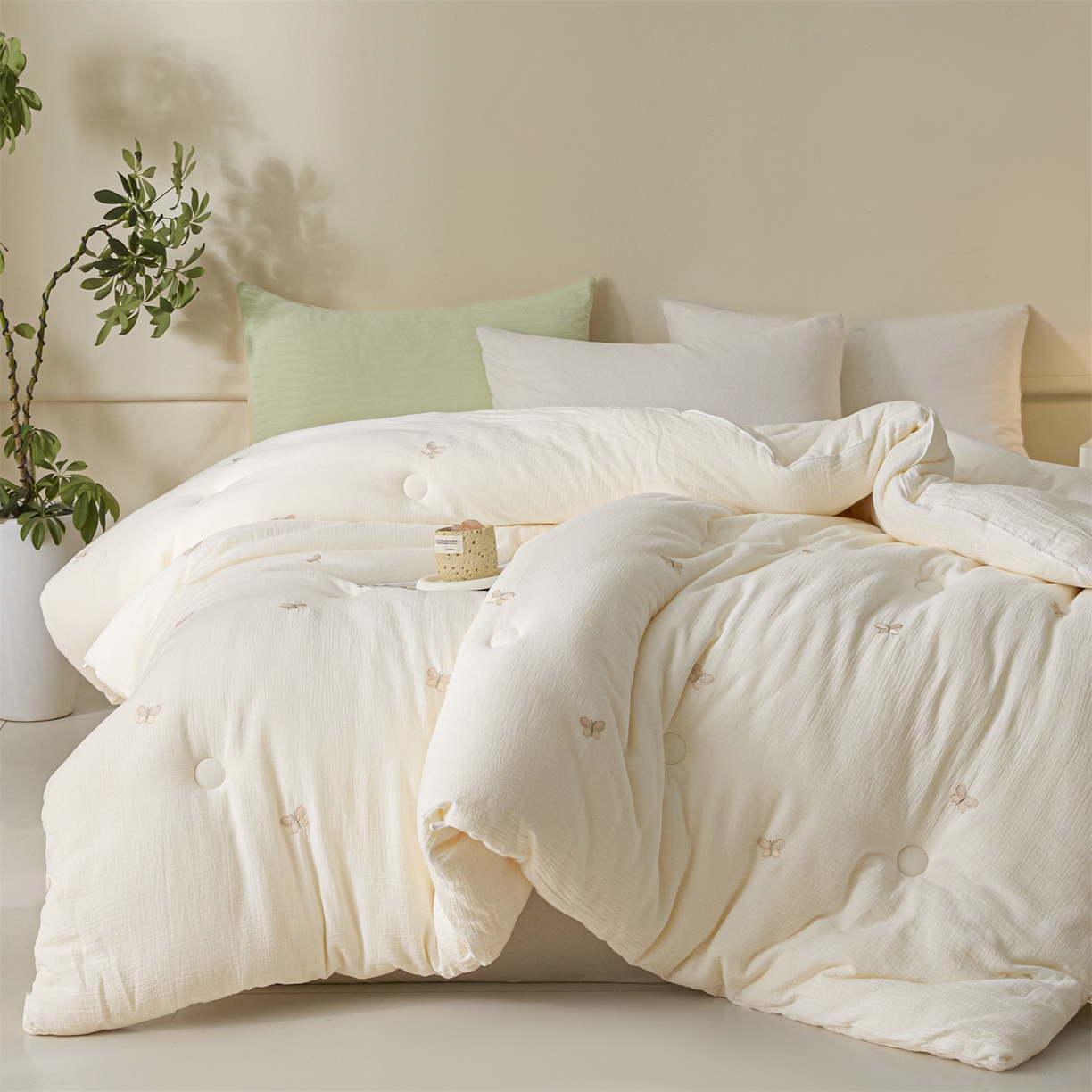 91家纺网 家纺一手货源 找家纺 创优家纺 2025新款专版绣花全棉满绣刺绣21%大豆被纯棉被芯被子春秋被加厚冬被夏被直播 福蝶