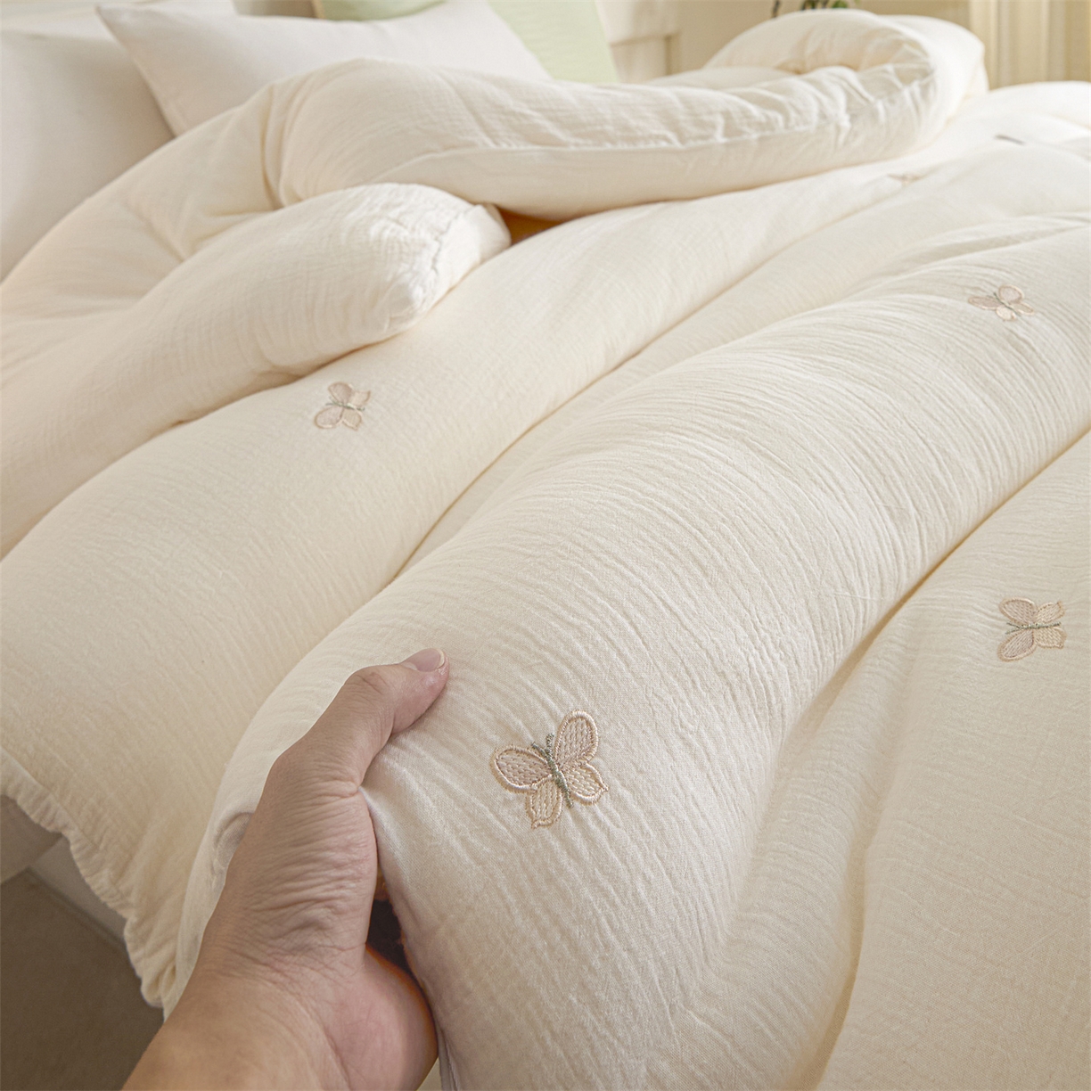 91家纺网 家纺一手货源 找家纺 创优家纺 2025新款专版绣花全棉满绣刺绣21%大豆被纯棉被芯被子春秋被加厚冬被夏被直播 福蝶