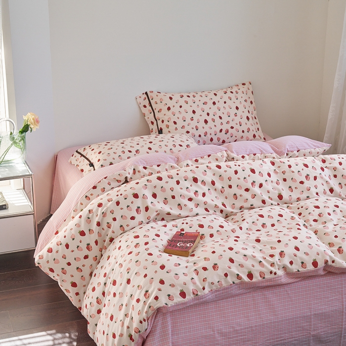 91家纺网 家纺一手货源 找家纺 贝尔 PELLHOME 全棉13376水洗+全棉色织水洗棉-织带款四件套（可抖音代发） 粉钻草莓