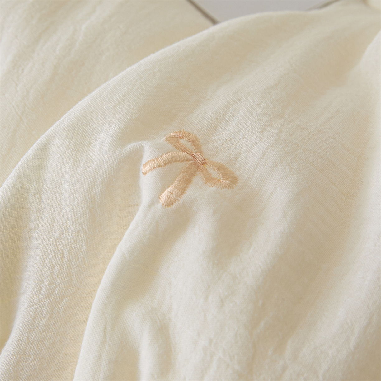 91家纺网 家纺一手货源 找家纺 创优家纺 2025新款专版绣花全棉满绣刺绣21%大豆被纯棉被芯被子春秋被加厚冬被夏被直播 蝴蝶结