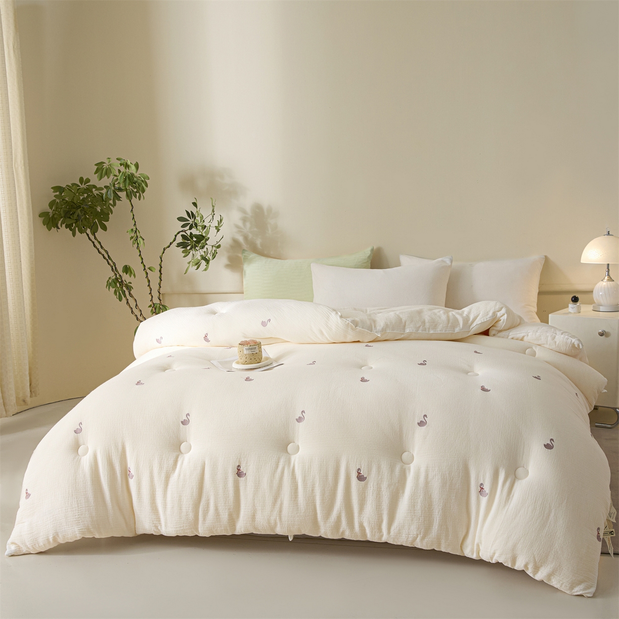 91家纺网 家纺一手货源 找家纺 创优家纺 2025新款专版绣花全棉满绣刺绣21%大豆被纯棉被芯被子春秋被加厚冬被夏被直播 领结天鹅