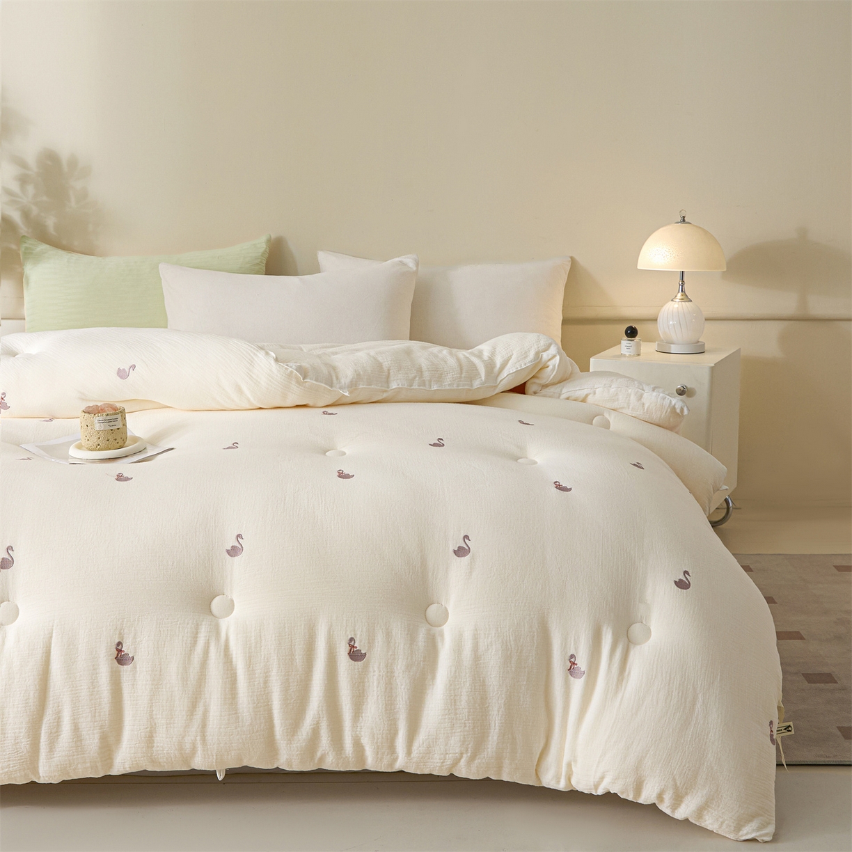 91家纺网 家纺一手货源 找家纺 创优家纺 2025新款专版绣花全棉满绣刺绣21%大豆被纯棉被芯被子春秋被加厚冬被夏被直播 领结天鹅