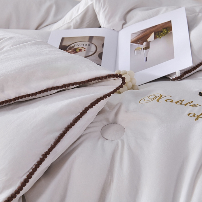 91家纺网 家纺一手货源 找家纺 爱诗诺家纺 2025年新款3D立体烫画亲肤保暖云纱棉大豆被被子被芯 云纱棉-白