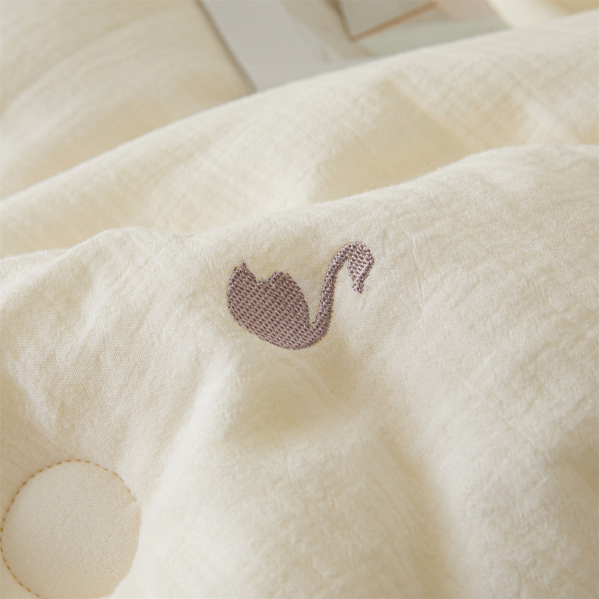 91家纺网 家纺一手货源 找家纺 创优家纺 2025新款专版绣花全棉满绣刺绣21%大豆被纯棉被芯被子春秋被加厚冬被夏被直播 领结天鹅