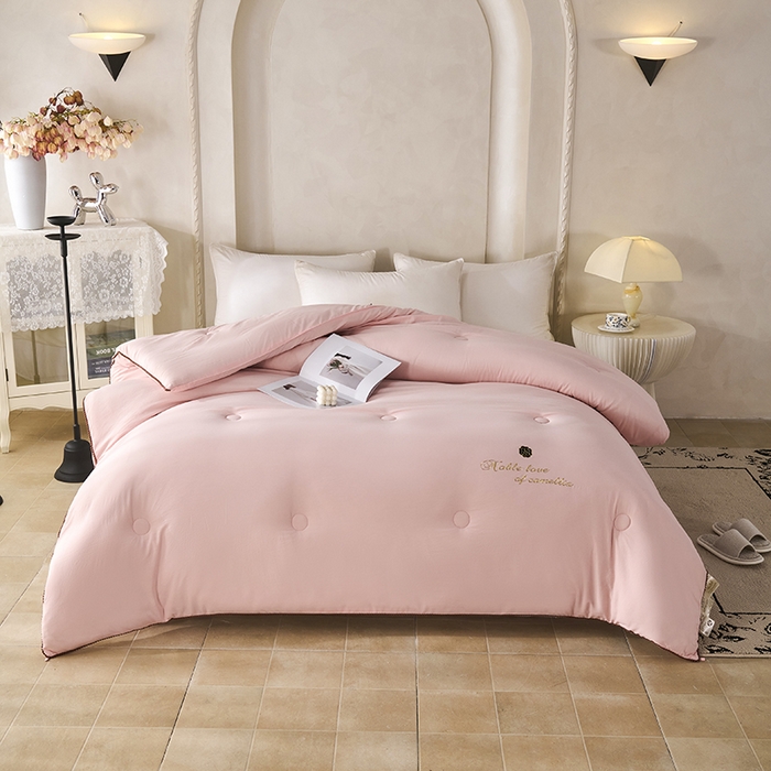 91家纺网 家纺一手货源 找家纺 爱诗诺家纺 2025年新款3D立体烫画亲肤保暖云纱棉大豆被被子被芯 云纱棉-粉