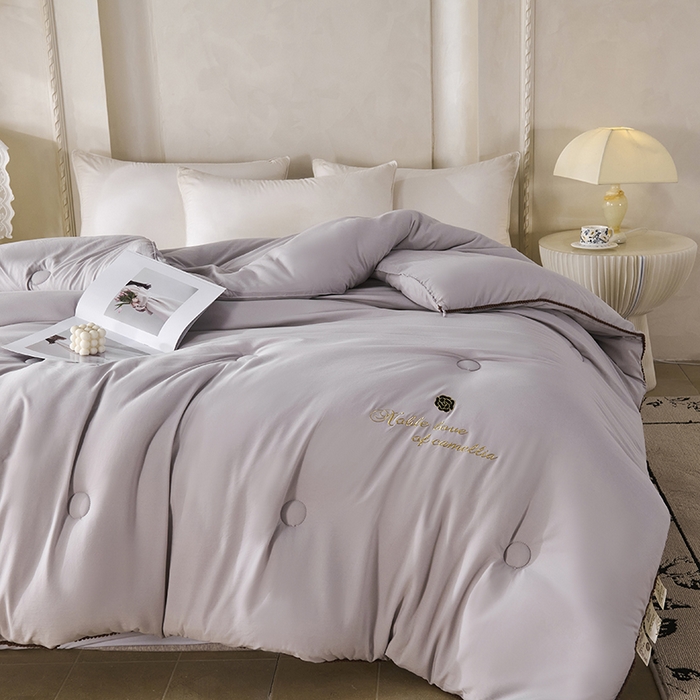 91家纺网 家纺一手货源 找家纺 爱诗诺家纺 2025年新款3D立体烫画亲肤保暖云纱棉大豆被被子被芯 云纱棉-灰