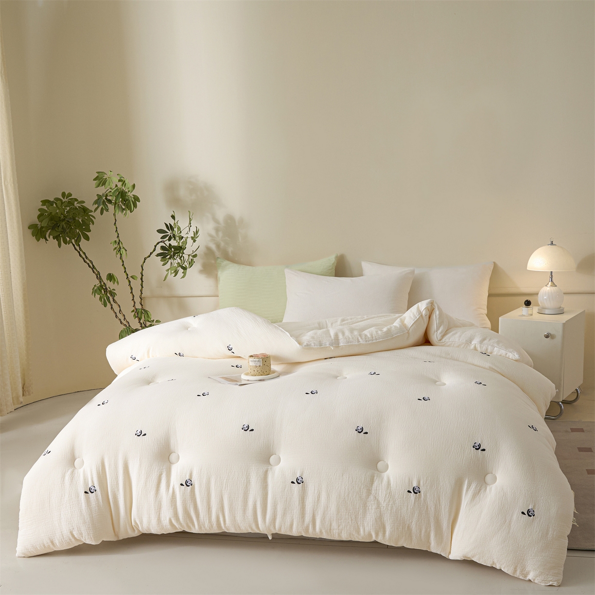 91家纺网 家纺一手货源 找家纺 创优家纺 2025新款专版绣花全棉满绣刺绣21%大豆被纯棉被芯被子春秋被加厚冬被夏被直播 趴趴熊猫