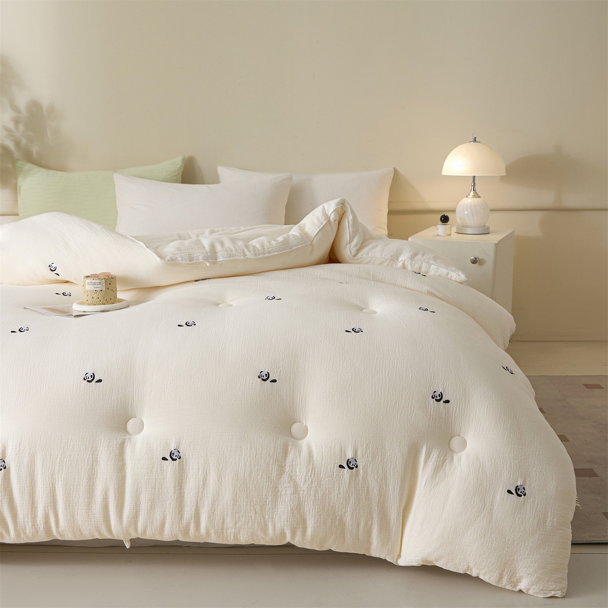 91家纺网 家纺一手货源 找家纺 创优家纺 2025新款专版绣花全棉满绣刺绣21%大豆被纯棉被芯被子春秋被加厚冬被夏被直播 趴趴熊猫