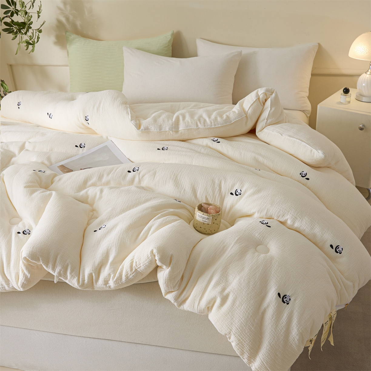 91家纺网 家纺一手货源 找家纺 创优家纺 2025新款专版绣花全棉满绣刺绣21%大豆被纯棉被芯被子春秋被加厚冬被夏被直播 趴趴熊猫