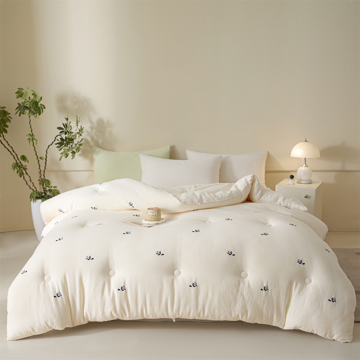 91家纺网 家纺一手货源 找家纺 创优家纺 2025新款专版绣花全棉满绣刺绣21%大豆被纯棉被芯被子春秋被加厚冬被夏被直播 趴趴熊猫