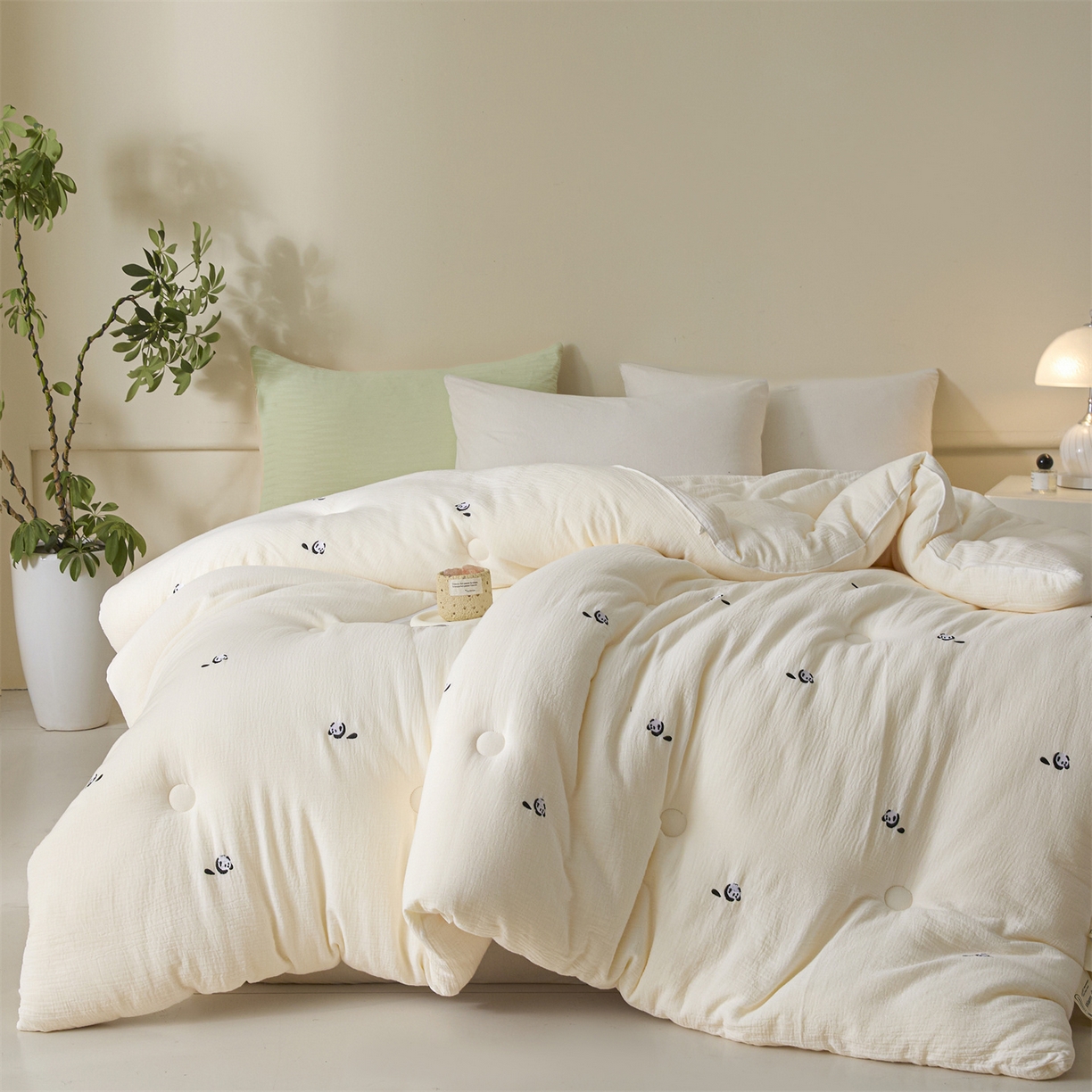 91家纺网 家纺一手货源 找家纺 创优家纺 2025新款专版绣花全棉满绣刺绣21%大豆被纯棉被芯被子春秋被加厚冬被夏被直播 趴趴熊猫