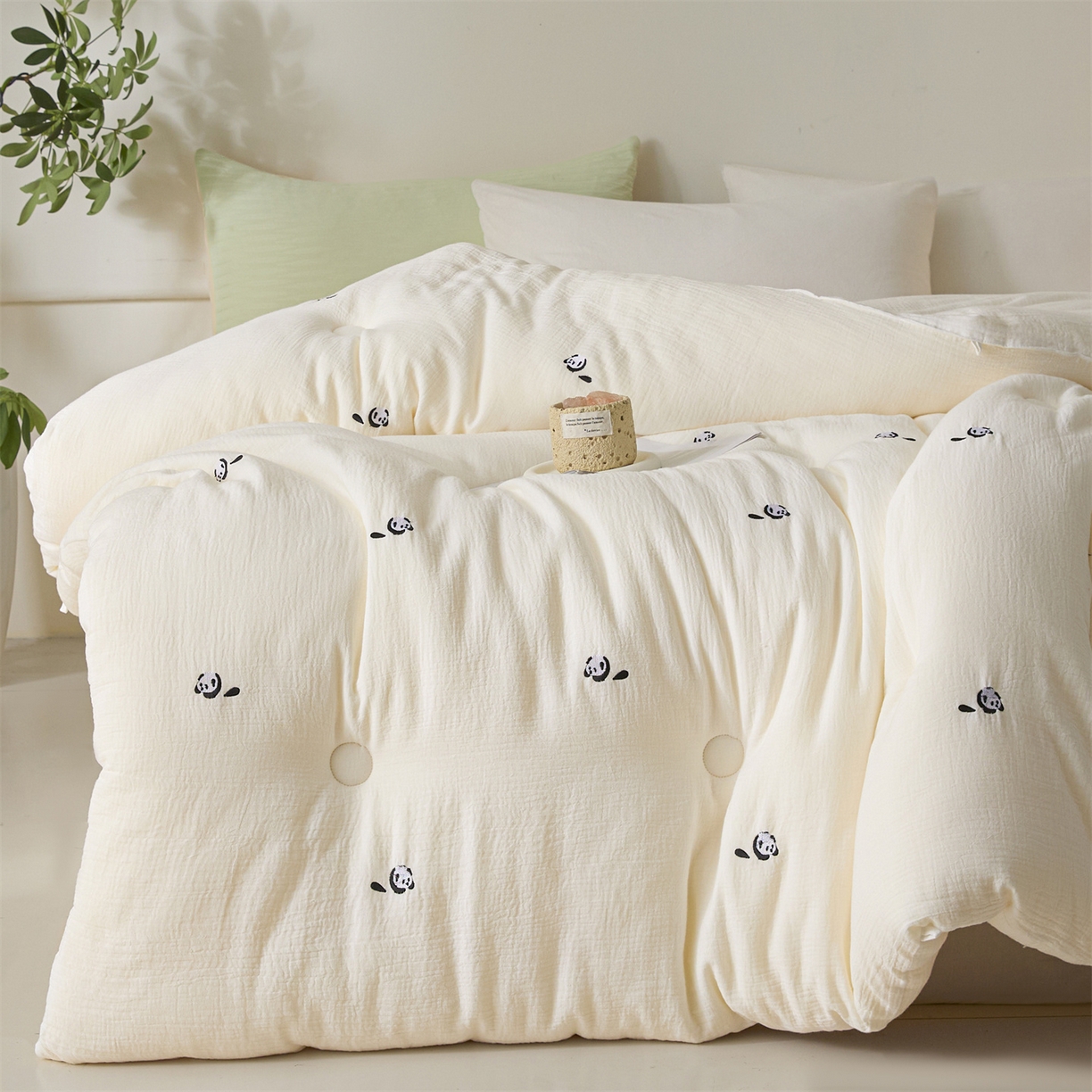 91家纺网 家纺一手货源 找家纺 创优家纺 2025新款专版绣花全棉满绣刺绣21%大豆被纯棉被芯被子春秋被加厚冬被夏被直播 趴趴熊猫