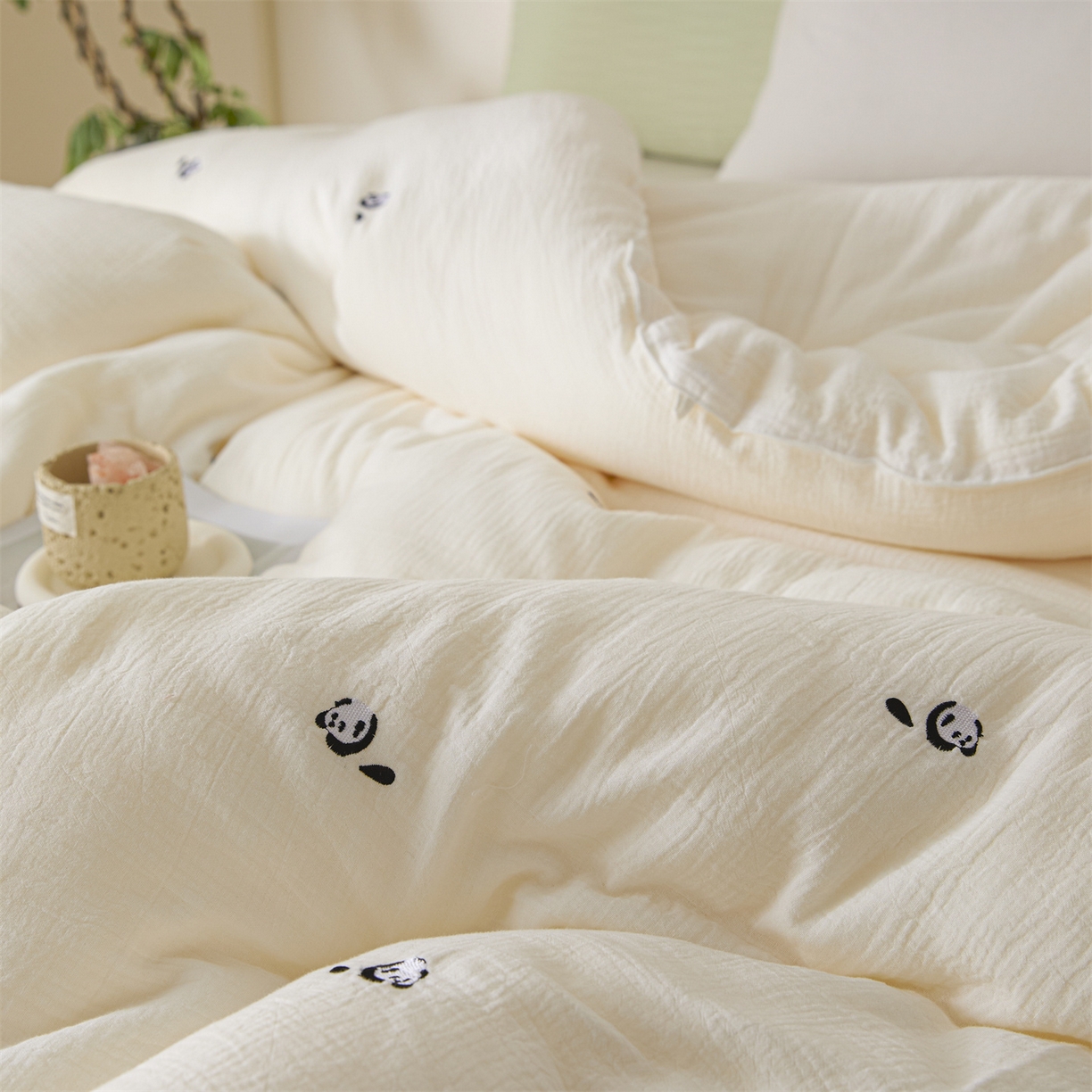 91家纺网 家纺一手货源 找家纺 创优家纺 2025新款专版绣花全棉满绣刺绣21%大豆被纯棉被芯被子春秋被加厚冬被夏被直播 趴趴熊猫